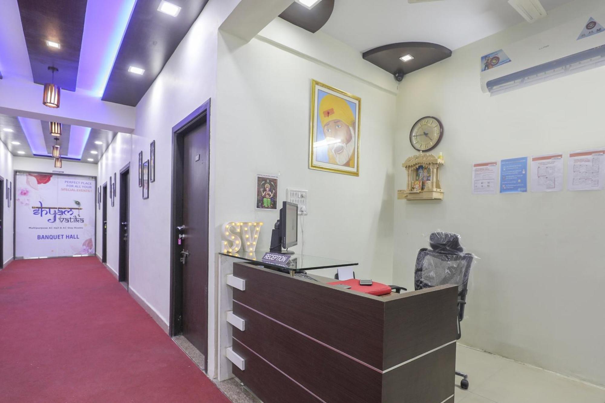 Collection O Shyam Vatika Banquet And Rooms Surat Exterior foto