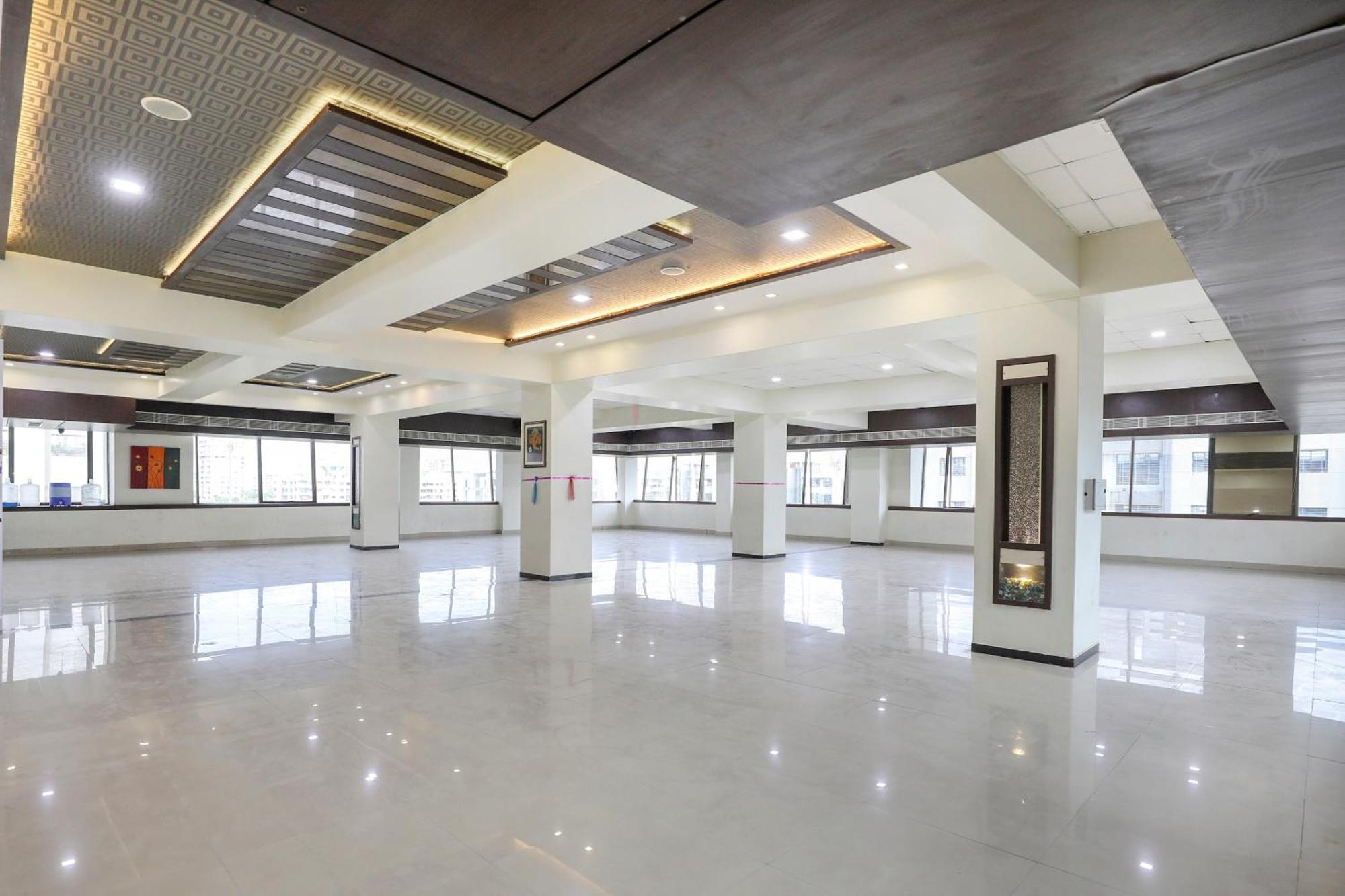 Collection O Shyam Vatika Banquet And Rooms Surat Exterior foto