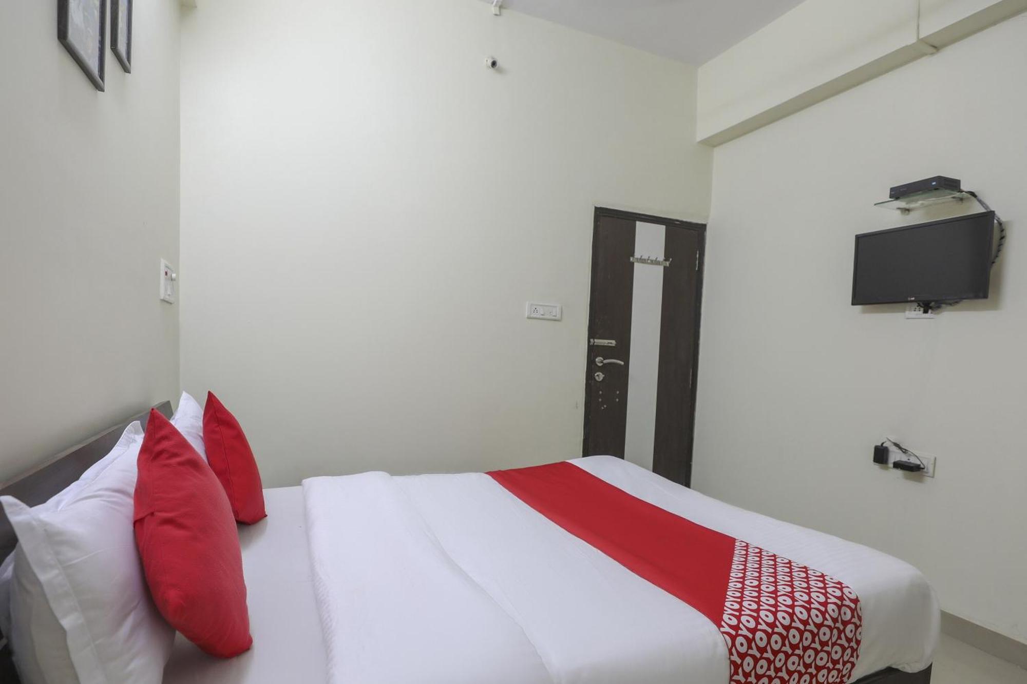 Collection O Shyam Vatika Banquet And Rooms Surat Exterior foto