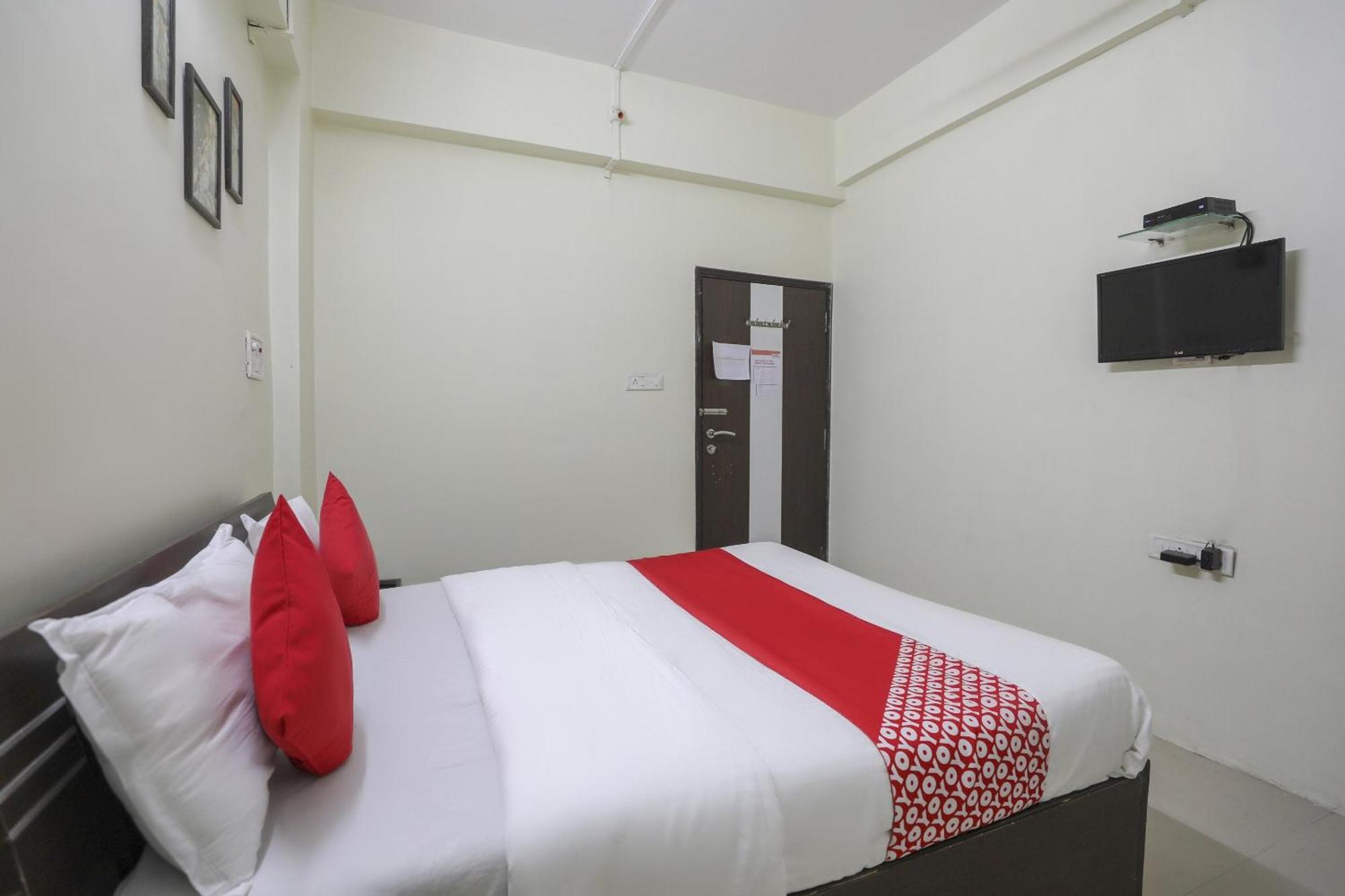 Collection O Shyam Vatika Banquet And Rooms Surat Exterior foto