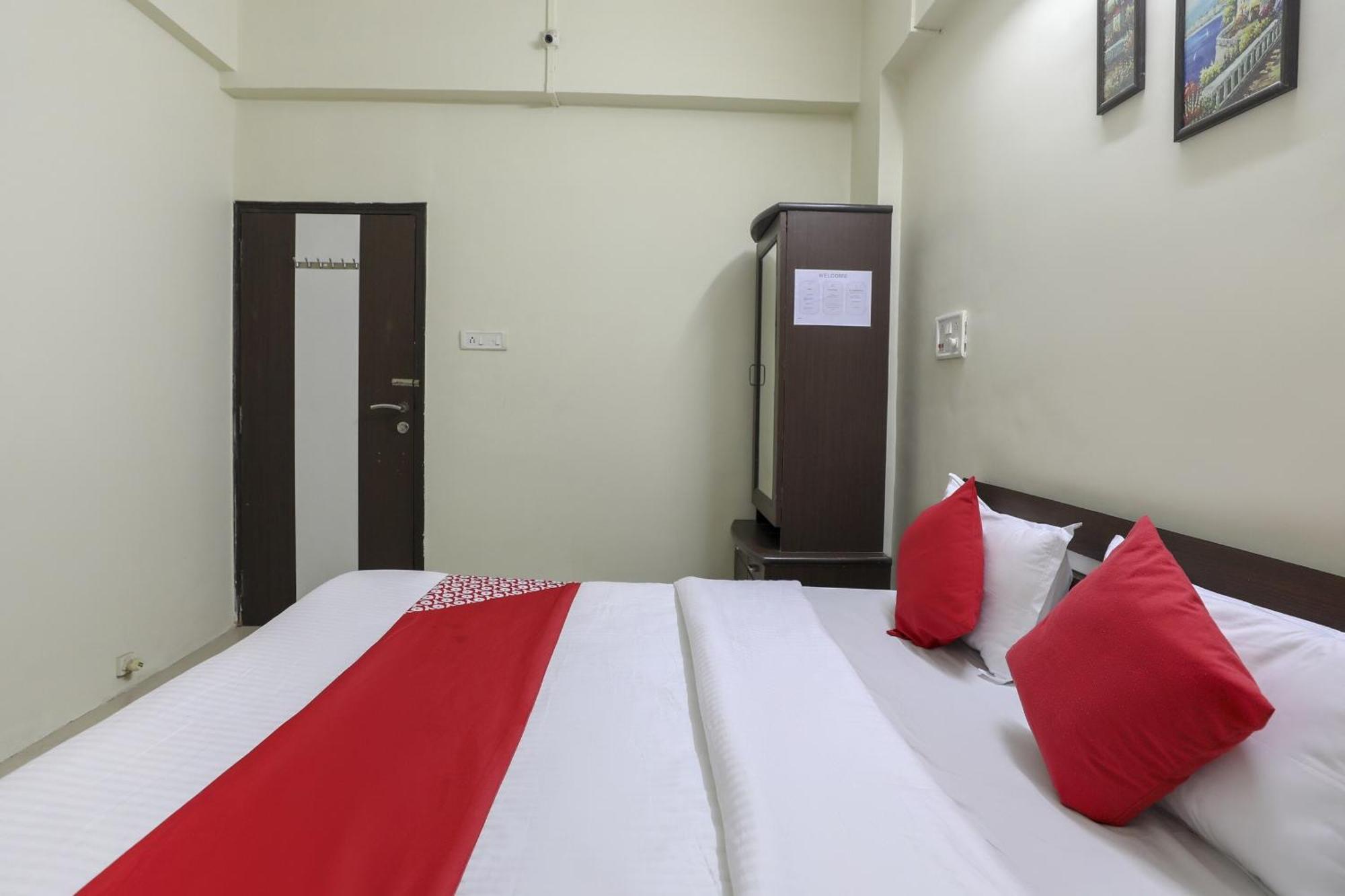 Collection O Shyam Vatika Banquet And Rooms Surat Exterior foto